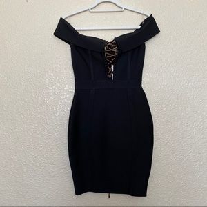 *NWT* Sexy off shoulder body con dress